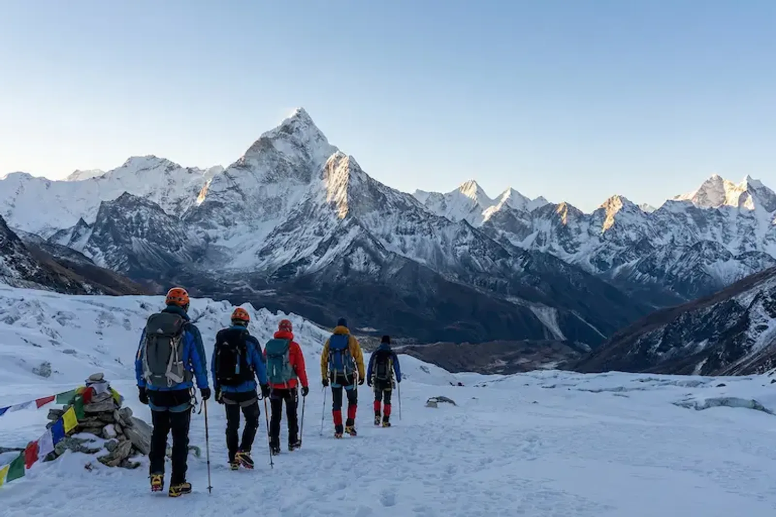 Tu primer 6000 en Nepal: ¿Island Peak, Mera o Lobuche?
